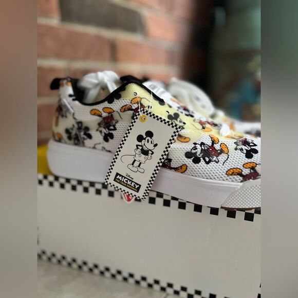 Disney Vans Ultrarange Rapidw Mickey Mouse Print Sneakers Men’s 12 NWT main image 8